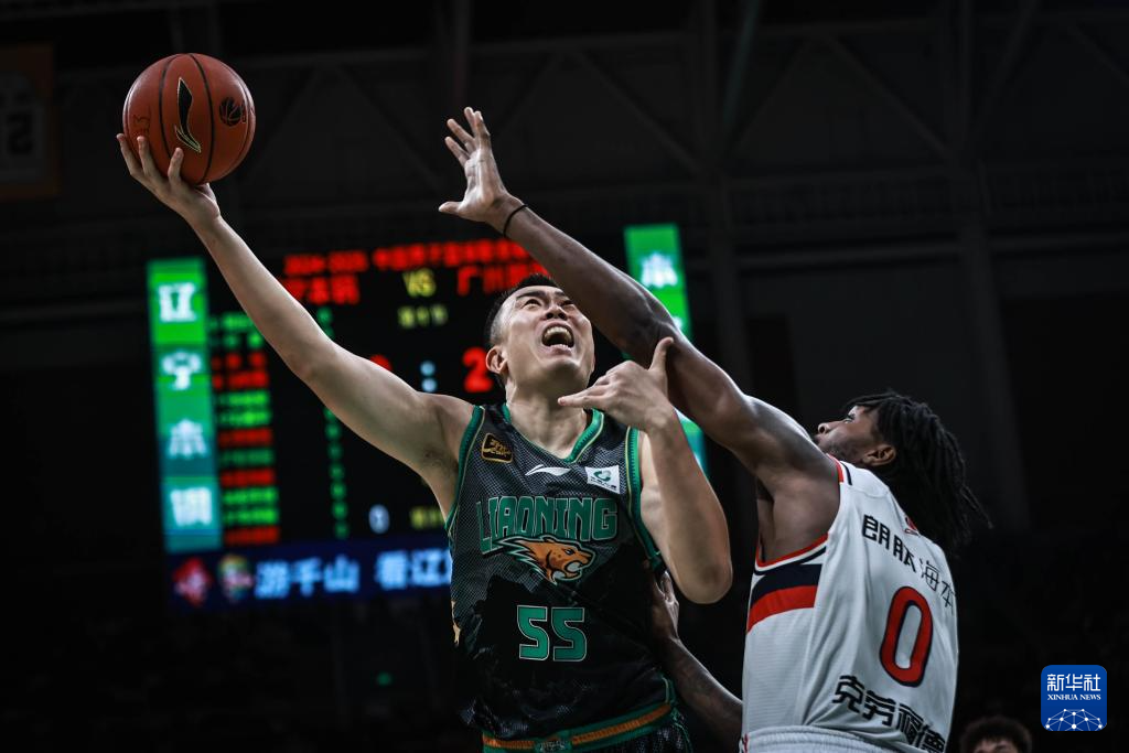 CBA常规赛集结日走向成谜，阿贾克斯内部沟通，震撼外界，身体对抗强度拉满的简单介绍