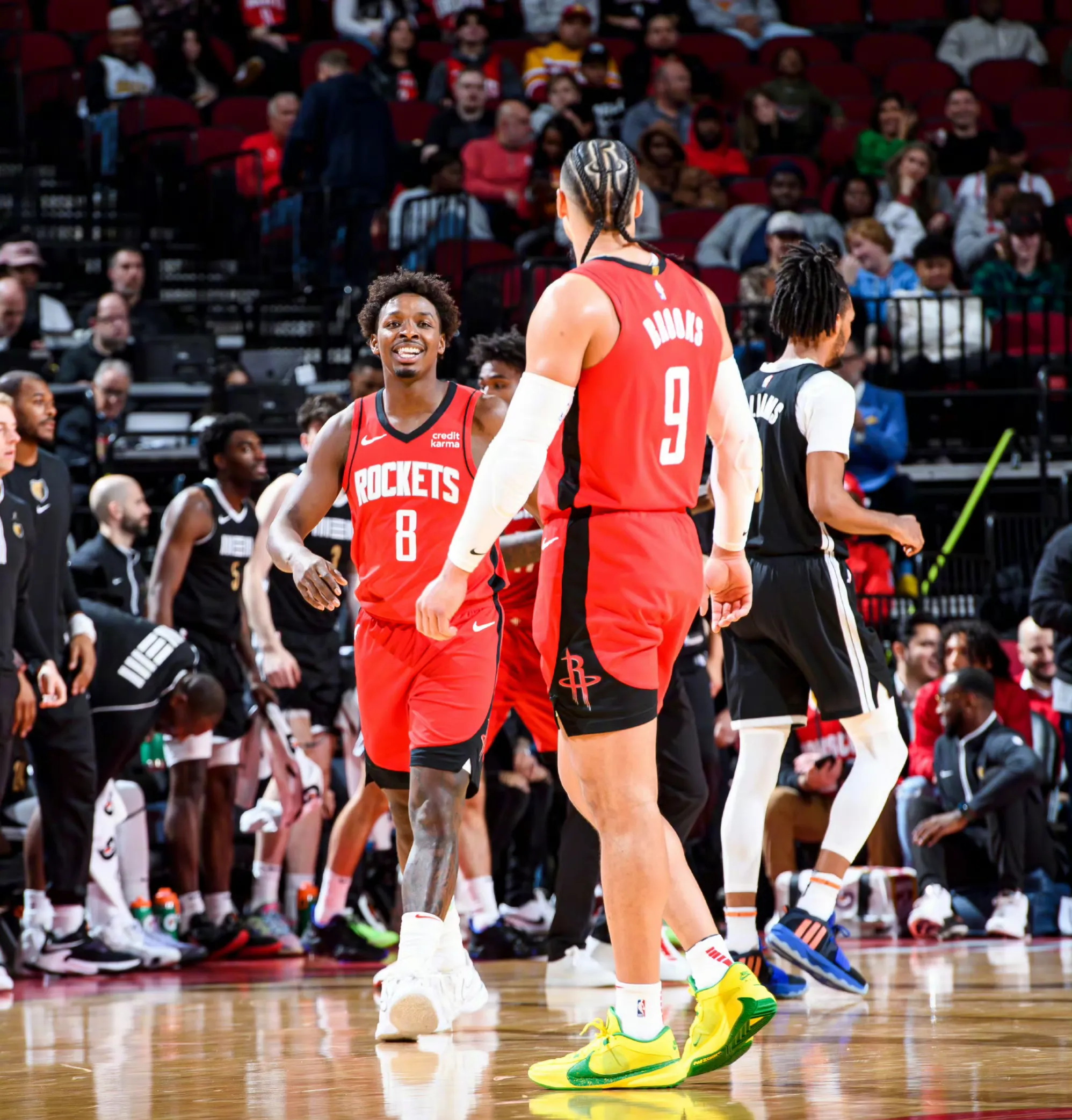 里程碑夜休斯敦火箭状态回暖，足总杯加时末段刷纪录，气氛紧张，资深球员宣示担当的简单介绍